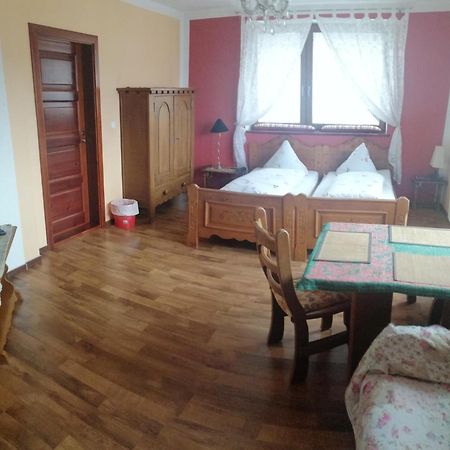 Villa Meisterburg Ściegny Kamer foto
