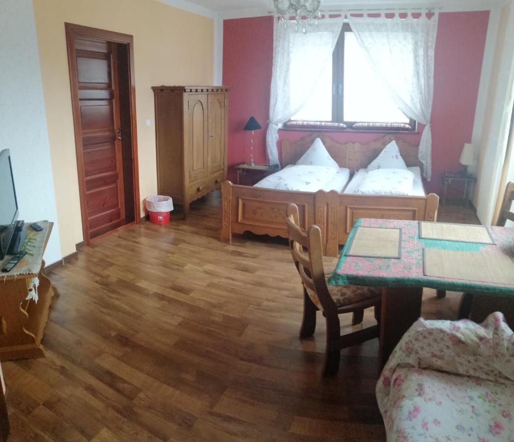 Villa Meisterburg Ściegny Kamer foto